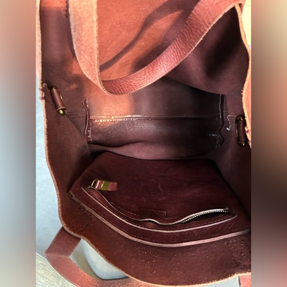 Madewell Medium Transport Tote Dark Cabernet - Picture 8 of 15
